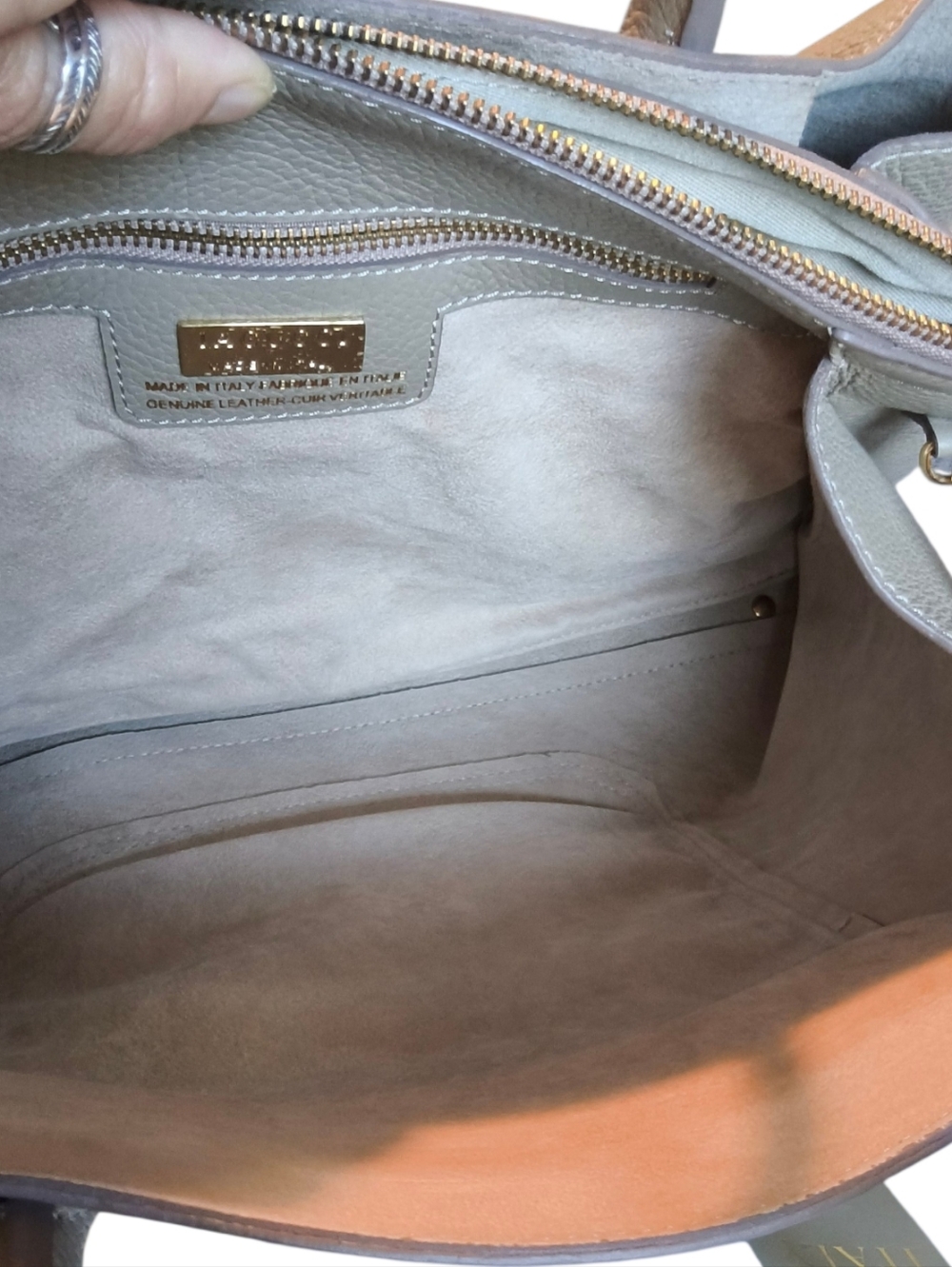 Iacucci Taupe Italian Leather Structure Satchel Tote with Strap and Dust Bag NWT - Picture 9 of 12